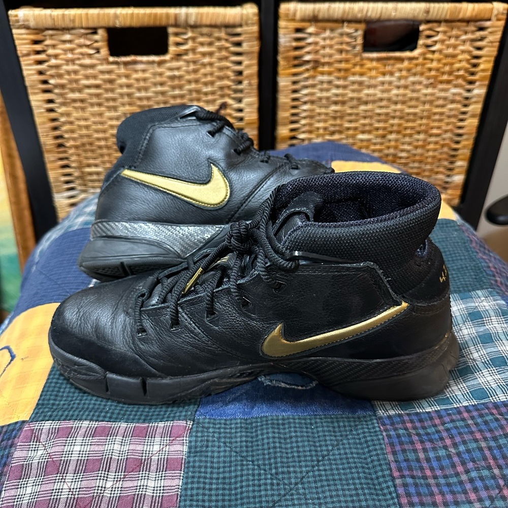 Nike Zoom Kobe 1 Protro Mamba Day Size US 8.5